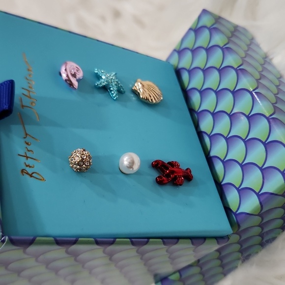 🔹️ Betsey Johnson🔹️ mismatched Ocean Mermaid Jewel Earring Set - Picture 7 of 7